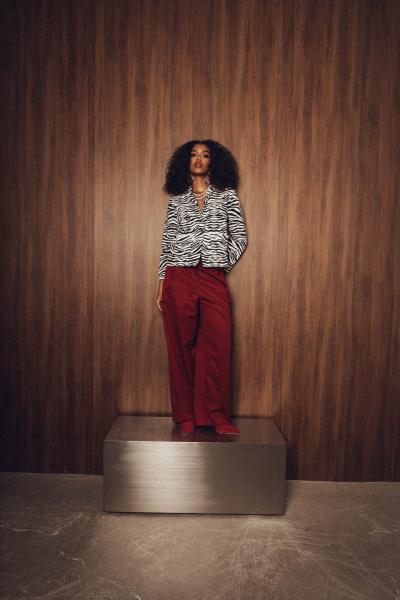 Isabelle R. gallery photo