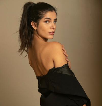 Augustina gallery photo